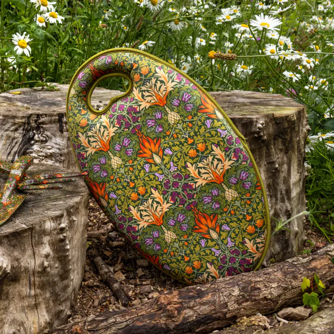 Hovedbilde Hageknelepute – William Morris - Snakeshead